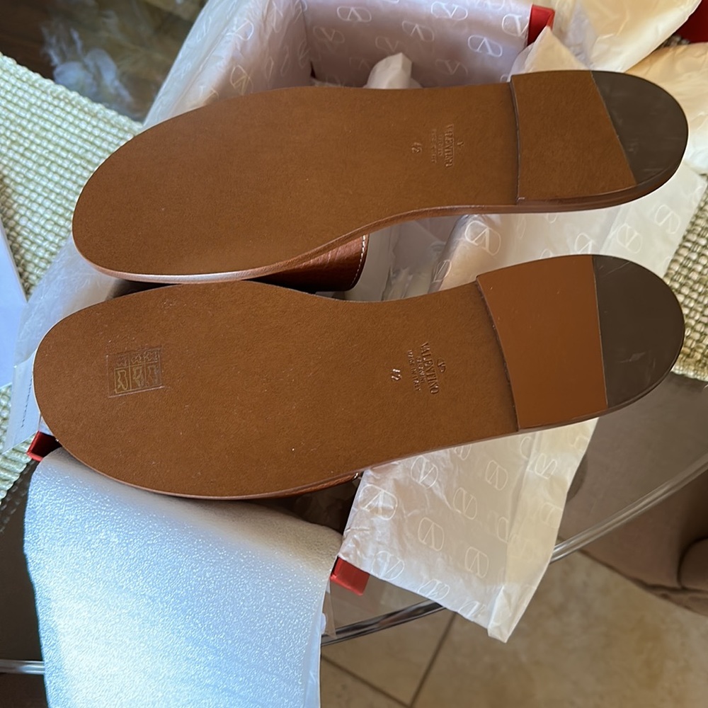 Valentino Garavani VLOGO Slide Sandals, size 42(IT) - Picture 6 of 8